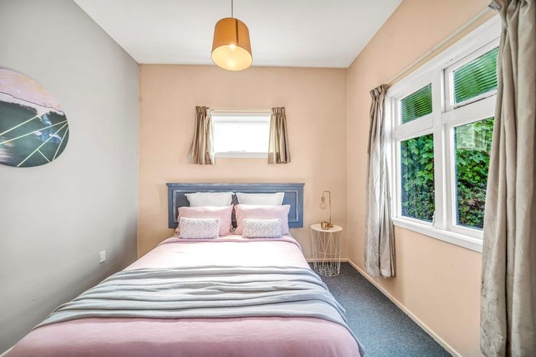 Photo of property in 25 Shortland Street, Caversham, Dunedin, 9011