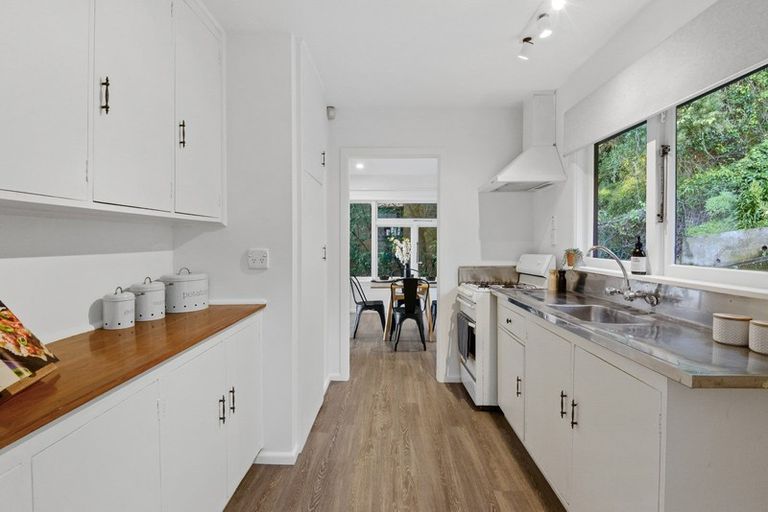 Photo of property in 6 Gilmour Terrace, Lyttelton, 8082