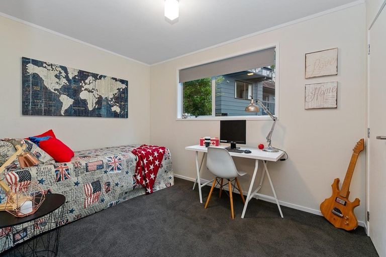 Photo of property in 64 Wirihana Road, Titirangi, Auckland, 0604