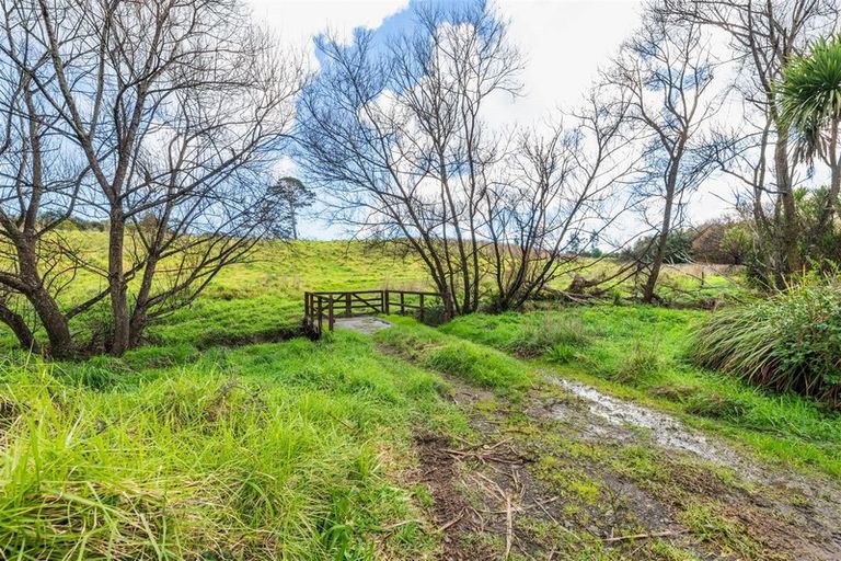 Photo of property in 511e West Coast Road, Glen Eden, Auckland, 0602