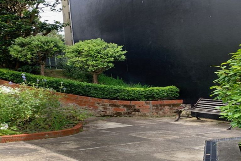 Photo of property in 21 Salamanca Road, Kelburn, Wellington, 6012