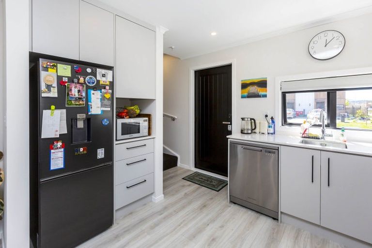 Photo of property in 1 Raeble Walkington Lane, Wallaceville, Upper Hutt, 5018