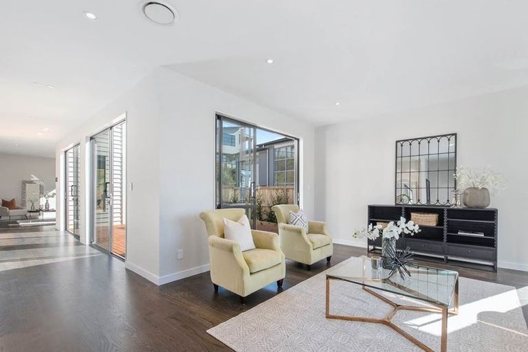 Photo of property in 32 Bounty Road, Long Bay, Auckland, 0630