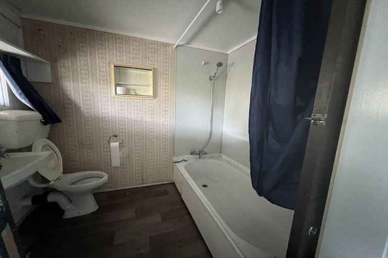 Photo of property in 1/22 Glenvar Road, Torbay, Auckland, 0630