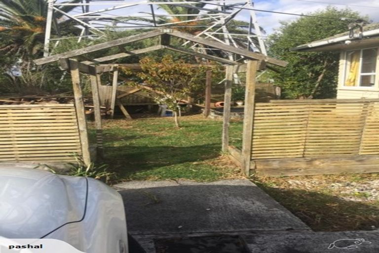 Photo of property in 79 Roberts Road, Te Atatu South, Auckland, 0610