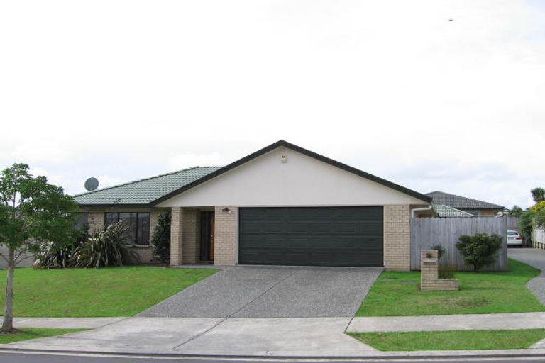 Photo of property in 3 Roy Maloney Drive, Henderson, Auckland, 0612