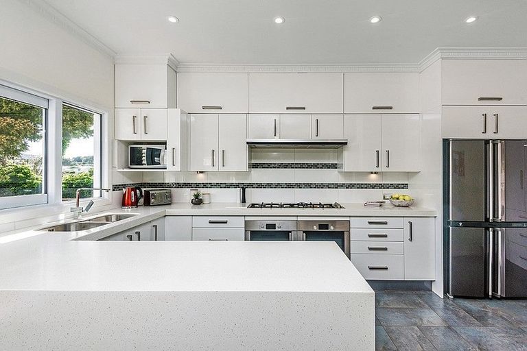 Photo of property in 18 Middleton Road, Johnsonville, Wellington, 6037