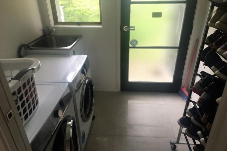 Photo of property in 34 Kelman Road, Kelston, Auckland, 0602