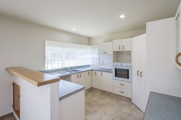 Photo of property in 18 Tararua Street, Paraparaumu, 5032