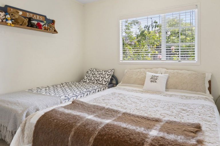 Photo of property in 2/8 Kinder Street, Acacia Bay, Taupo, 3330