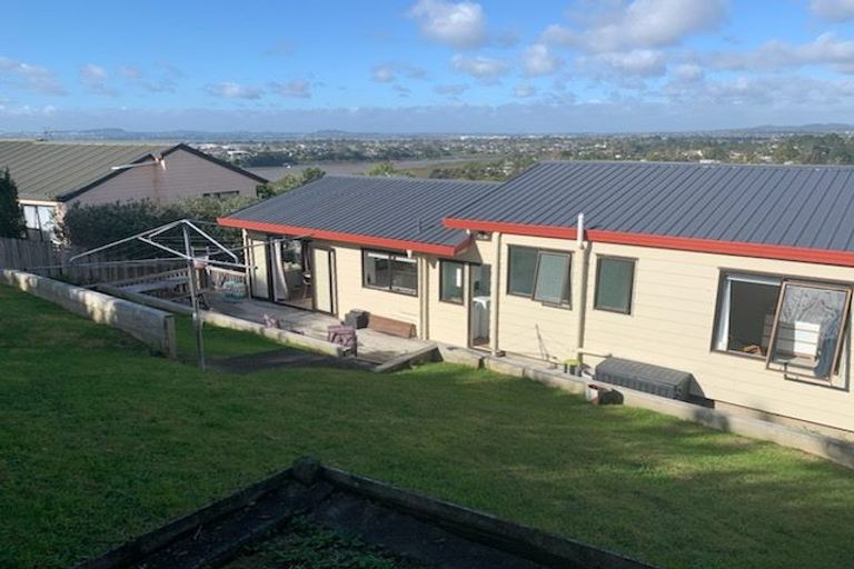 Photo of property in 20 Amery Place, West Harbour, Auckland, 0618