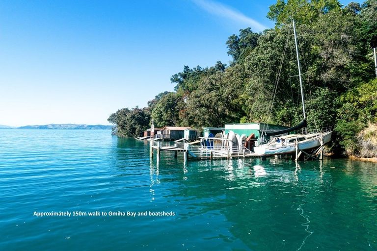 Photo of property in 17 Glen Brook Road, Omiha, Waiheke Island, 1081