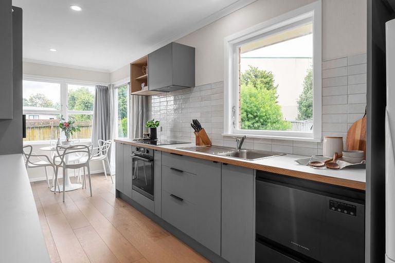 Photo of property in 76 Mears Road, St Andrews, Hamilton, 3200