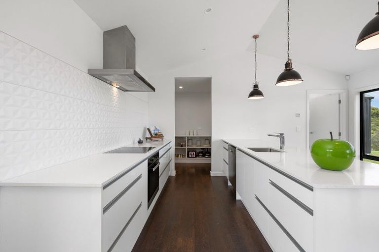 Photo of property in 42 Lacebark Drive, Kinloch, Taupo, 3377