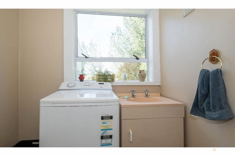 Photo of property in 5 Painstown Road, Waimate, 7978