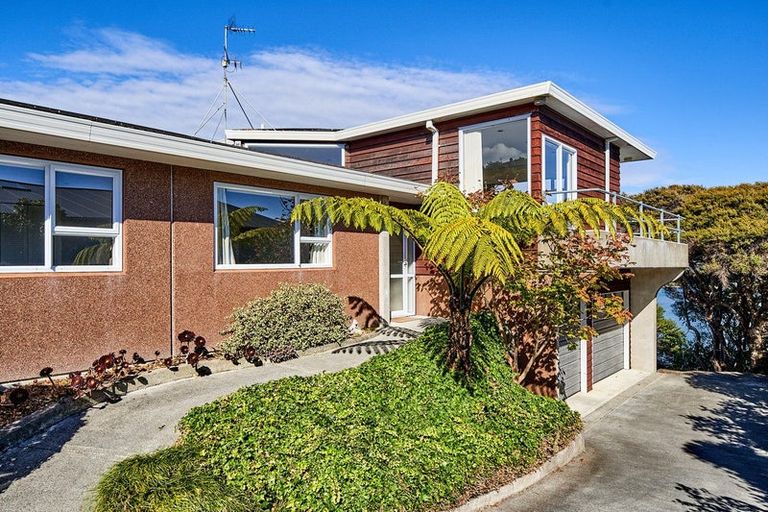 Photo of property in 56 Penryn Drive, Camborne, Porirua, 5026