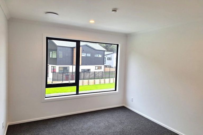 Photo of property in 15 Joseph Bolton Crescent, Wallaceville, Upper Hutt, 5018