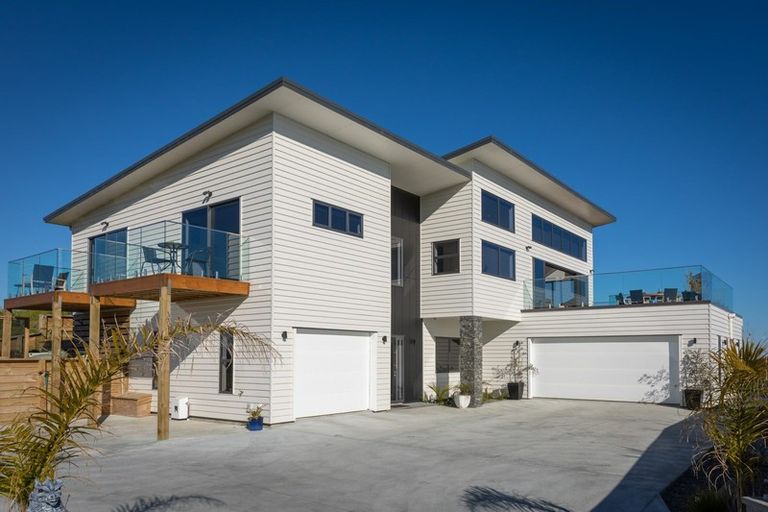 Photo of property in 34 Golf Vue Place, Castlecliff, Whanganui, 4501