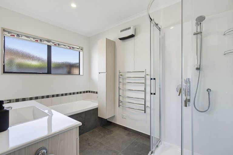 Photo of property in 3 William Noel Place, Waikanae Beach, Waikanae, 5036