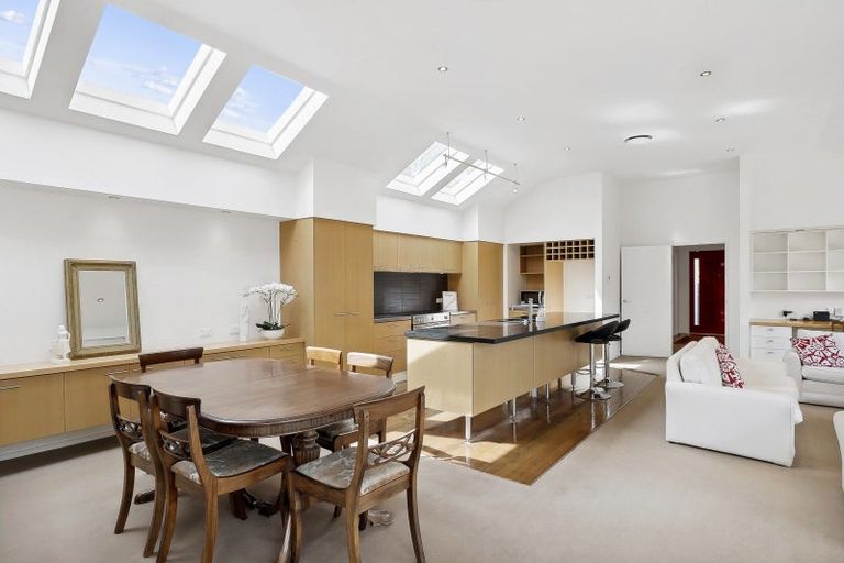 Photo of property in 122 Cannington Road, Maori Hill, Dunedin, 9010