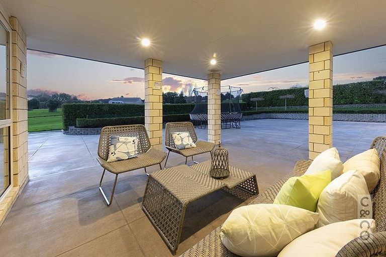 Photo of property in 289 Old North Road, Kumeu, 0892