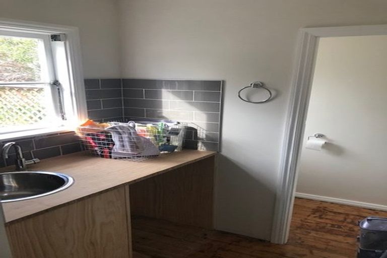 Photo of property in 21 Peel Place, Wainuiomata, Lower Hutt, 5014