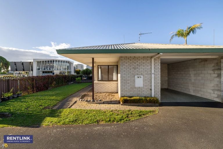 Photo of property in 1/210 Devonport Road, Tauranga, 3110