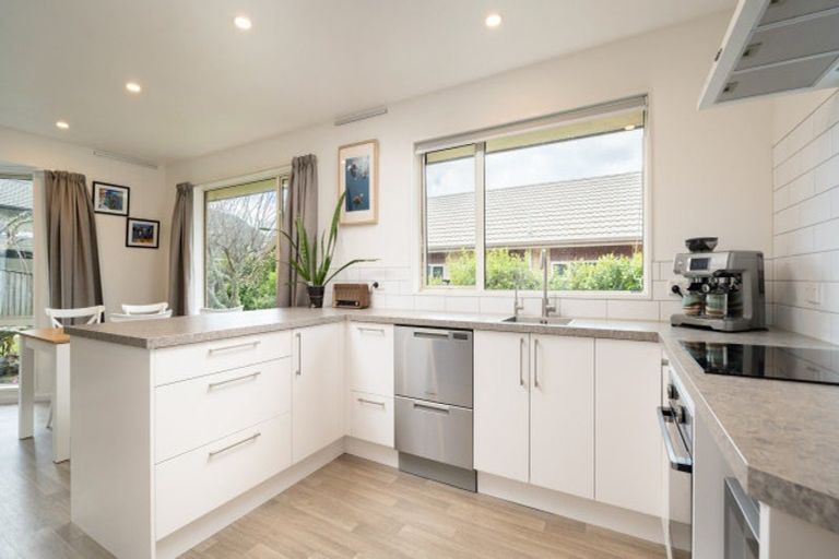 Photo of property in 2 Whitby Close, Waikawa, Picton, 7220