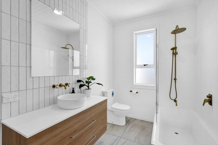 Photo of property in 452 Saint Aubyn Street, Moturoa, New Plymouth, 4310