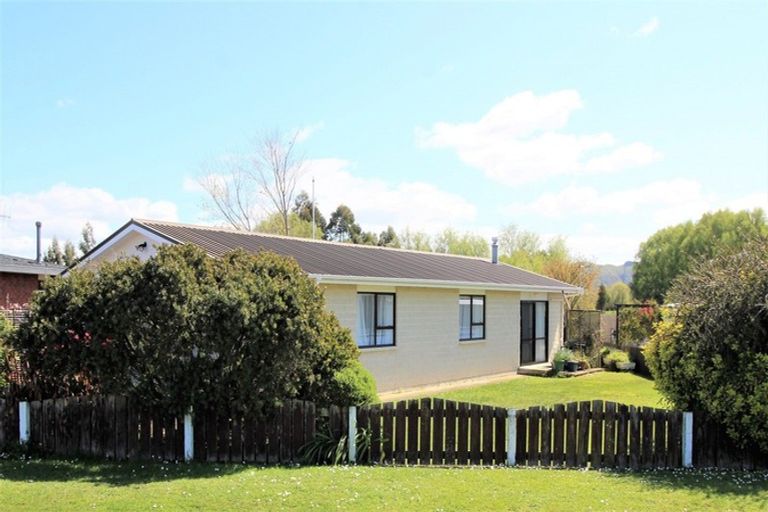 Photo of property in 81 Fergusson Street, Woodville, 4920