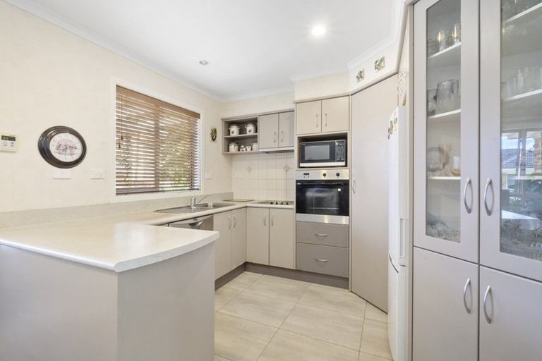 Photo of property in 1 Sovereign Isle Lane, Rototuna, Hamilton, 3210