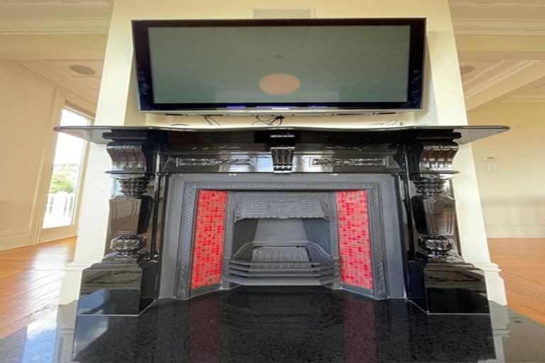 Photo of property in 2 Carson Street, Mornington, Dunedin, 9011