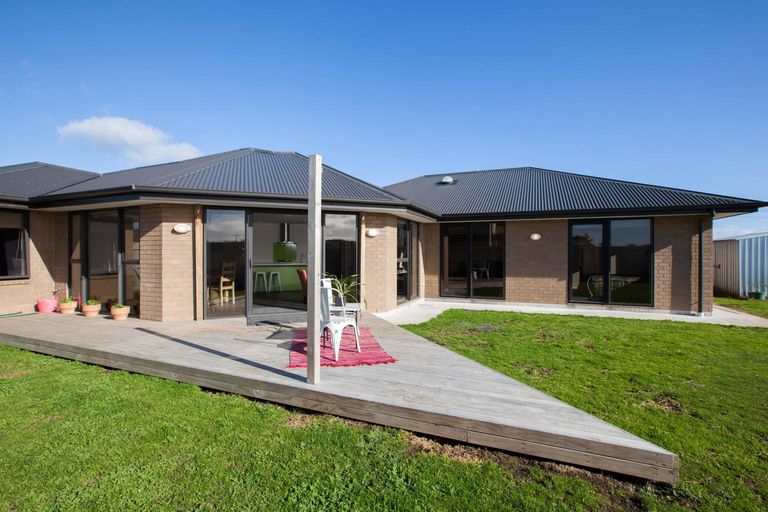 Photo of property in 3 Ta Paora Drive, Bell Block, New Plymouth, 4312