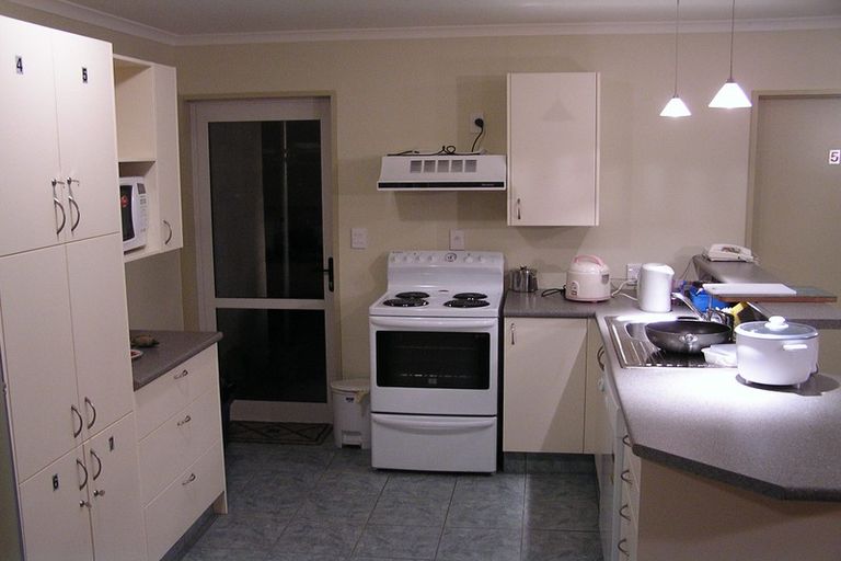 Photo of property in 33 Queen Street, Brighton, Dunedin, 9035