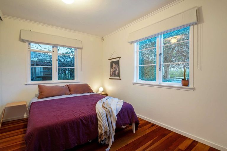 Photo of property in 24 Waimana Avenue, Northcote Point, Auckland, 0627