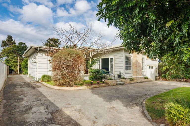 Photo of property in 17 Manawatu Street, Hokowhitu, Palmerston North, 4410