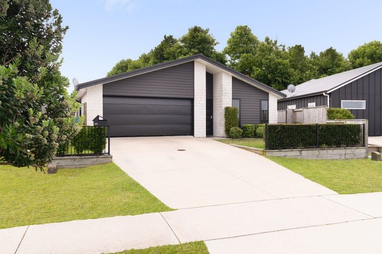 Photo of property in 29 Tiria Drive, Papamoa Beach, Papamoa, 3118
