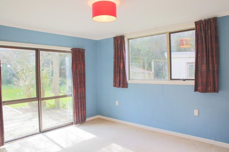 Photo of property in 26 Watt Road, Otatara, Invercargill, 9879