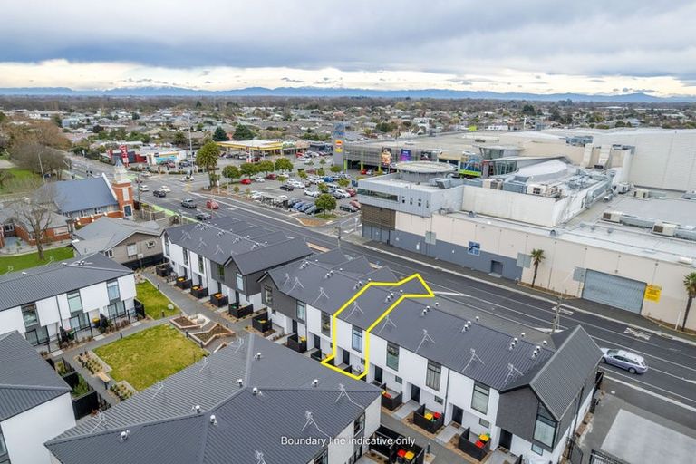 Photo of property in 4/10 New Brighton Road, Shirley, Christchurch, 8061