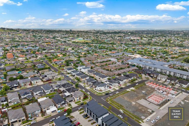 Photo of property in 6 Papa Takaro Lane, Flat Bush, Auckland, 2019