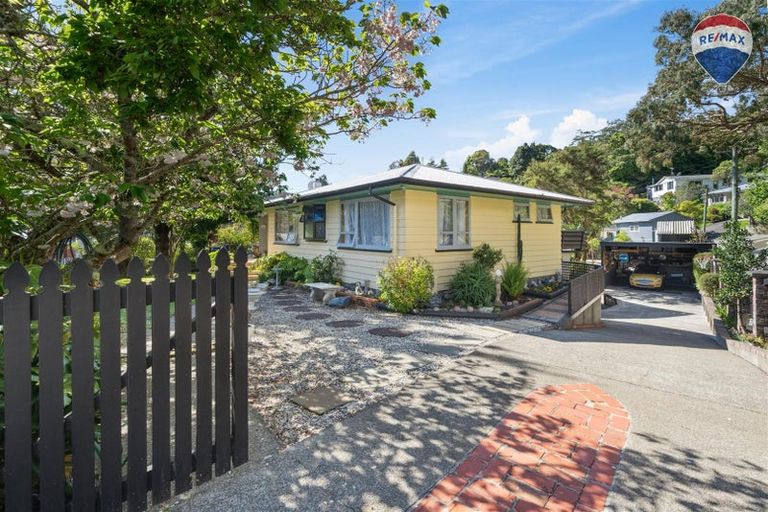 Photo of property in 7 James Grove, Stokes Valley, Lower Hutt, 5019