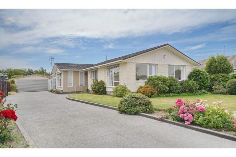 Photo of property in 14 Greenock Street, Redwood, Christchurch, 8051
