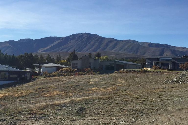 Photo of property in 2 Rankin Rise, Lake Tekapo, 7999