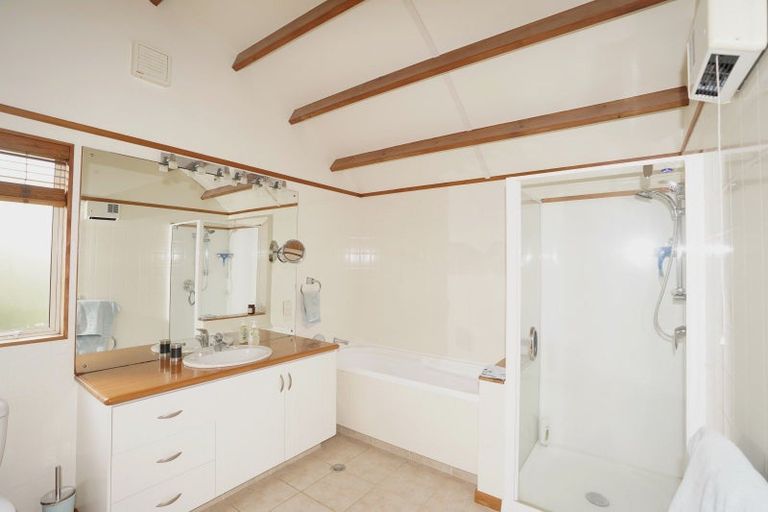 Photo of property in 8 Kingswood Place, Langs Beach, Waipu, 0582