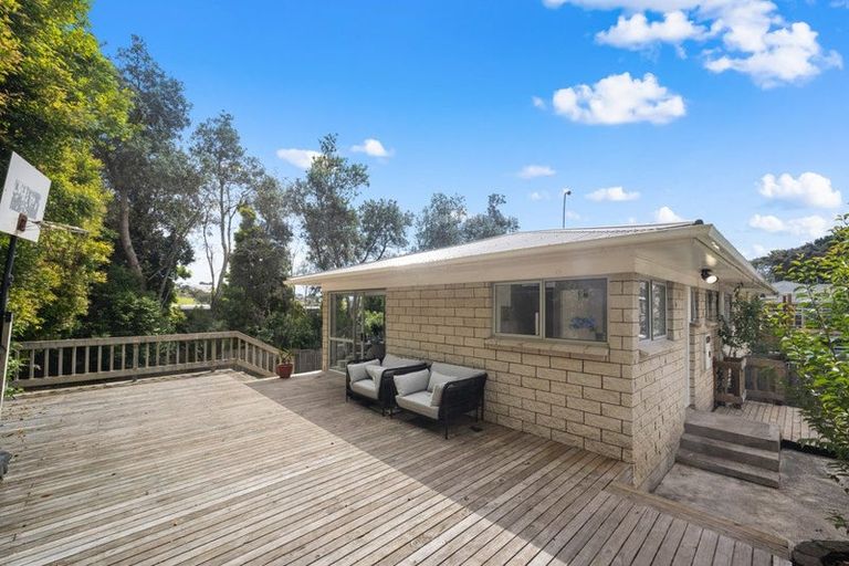 Photo of property in 2/30 Kathleen Street, Totara Vale, Auckland, 0627