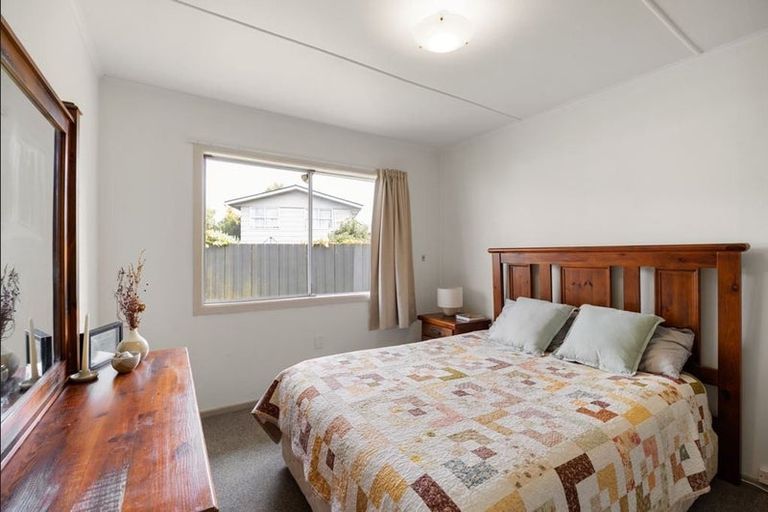 Photo of property in 23 Berkley Avenue, Hillcrest, Hamilton, 3216