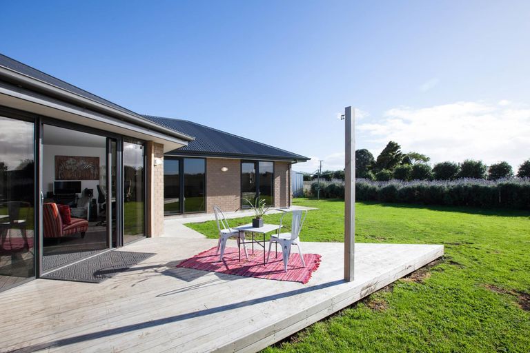 Photo of property in 3 Ta Paora Drive, Bell Block, New Plymouth, 4312