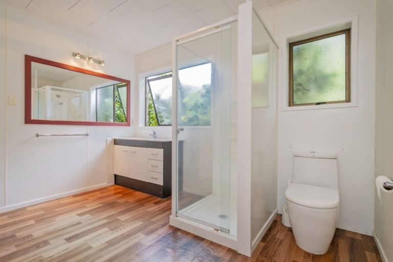 Photo of property in 4 Pohutukawa Grove, Whitianga, 3510