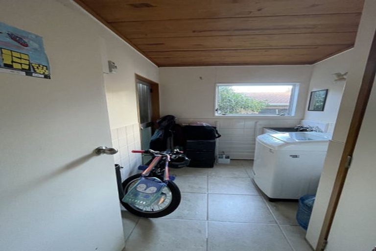 Photo of property in 6 Gloaming Place, Conifer Grove, Takanini, 2112