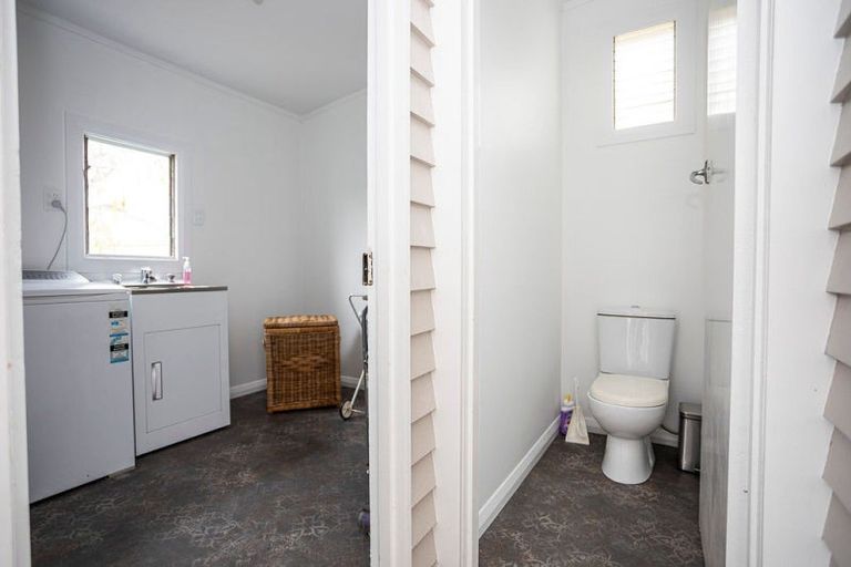 Photo of property in 24 Chamberlain Street, Dannevirke, 4930